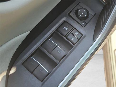 Used 2022 Toyota RAV4 XLE w/ Convenience Package FWD image 12