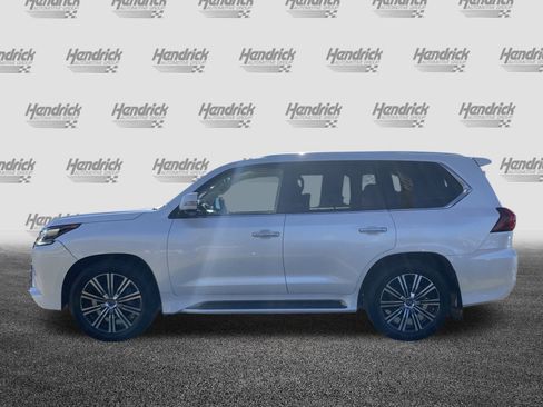 Used 2020 Lexus LX 570 4WD w/ 3rd Row & Luxury Pkg image 7