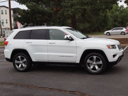 Used 2016 Jeep Grand Cherokee Limited AWD/4WD image 2