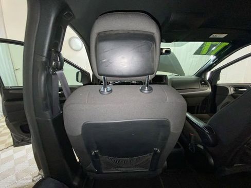 Used 2017 Dodge Grand Caravan SE FWD image 36
