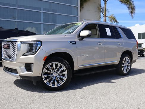 Used 2024 GMC Yukon Denali w/ Advanced Technology Package image 1
