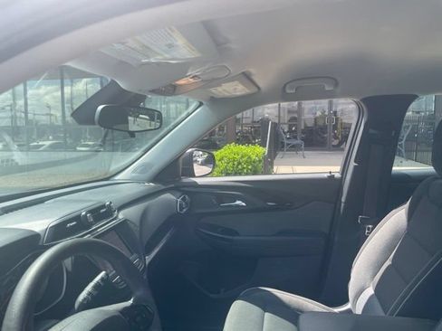 Used 2021 Chevrolet TrailBlazer LS FWD image 17