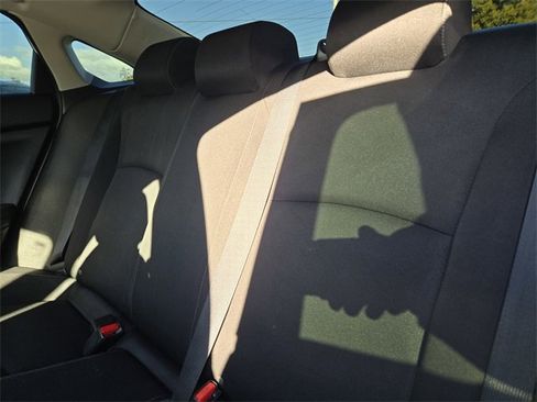 Used 2020 Honda Civic LX image 9
