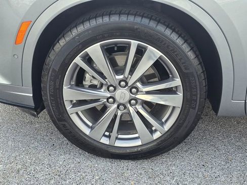 Used 2024 Cadillac XT6 Premium Luxury w/ Technology Package FWD image 9
