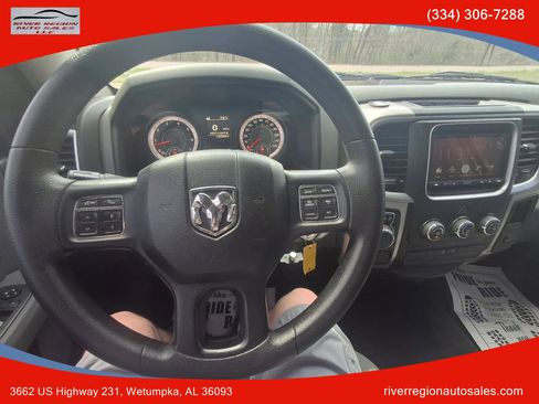 Used 2017 RAM 1500 Classic SLT image 8