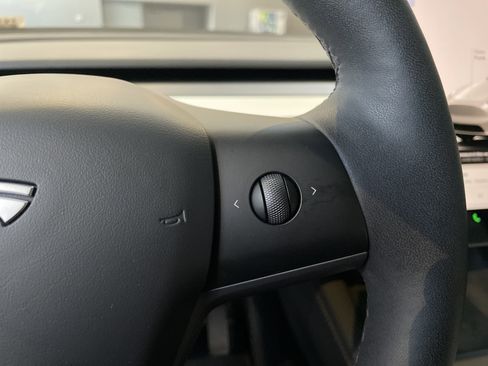 Used 2023 Tesla Model Y Long Range AWD/4WD image 20