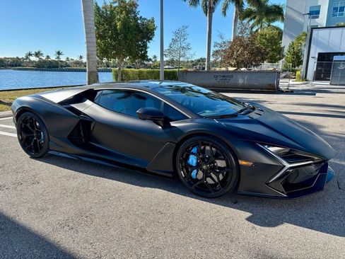Used 2025 Lamborghini Revuelto AWD/4WD image 4