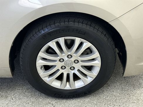 Used 2017 Toyota Sienna XLE image 41