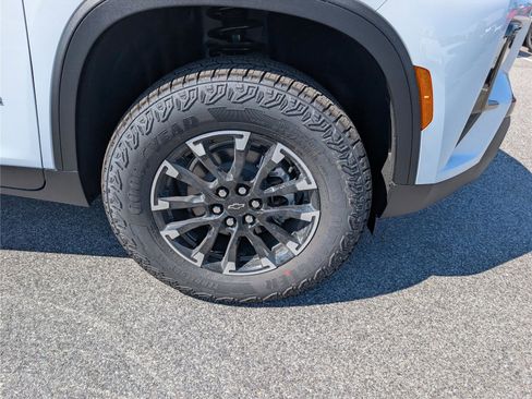 New 2026 Chevrolet Traverse Z71 w/ Driver Confidence Package AWD/4WD image 5