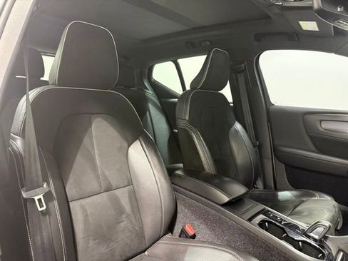 Used 2021 Volvo XC40 T5 R-Design w/ Protection Package image 30