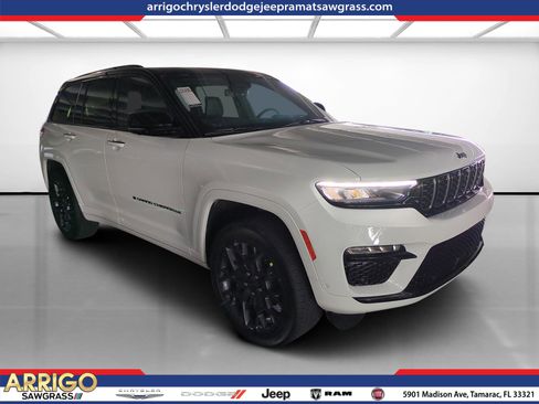 New 2025 Jeep Grand Cherokee Summit image 1