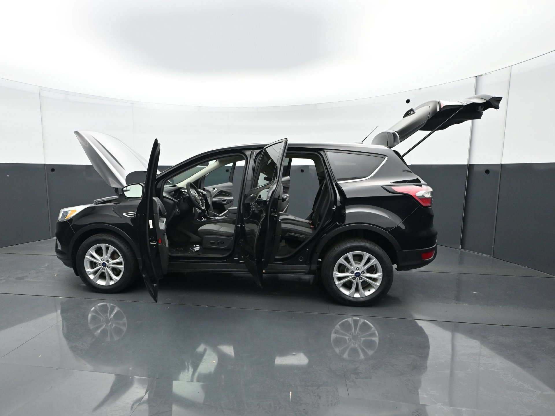 Used 2017 Ford Escape SE AWD/4WD image 29