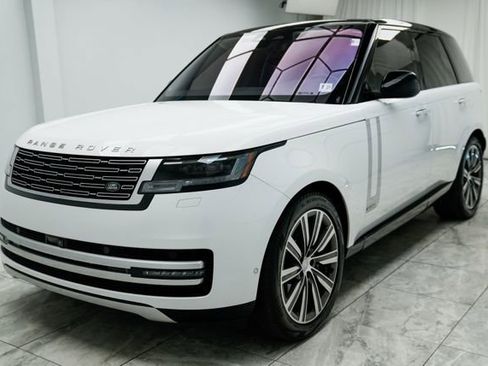 Used 2023 Land Rover Range Rover Autobiography image 6