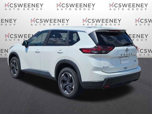 Used 2024 Nissan Rogue SV FWD image 3