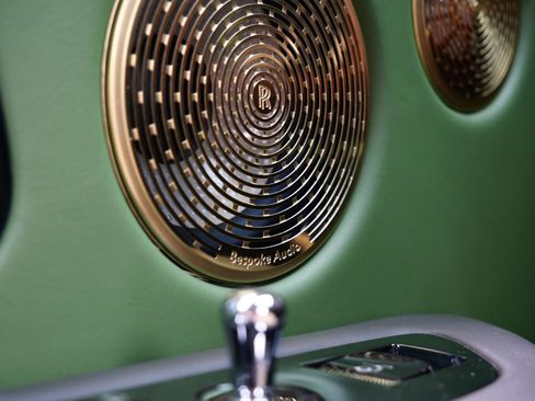 Used 2023 Rolls-Royce Cullinan w/ Cullinan Package image 35