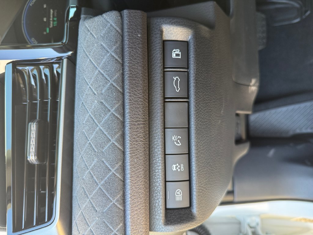 New 2027 Toyota Camry XLE FWD image 17