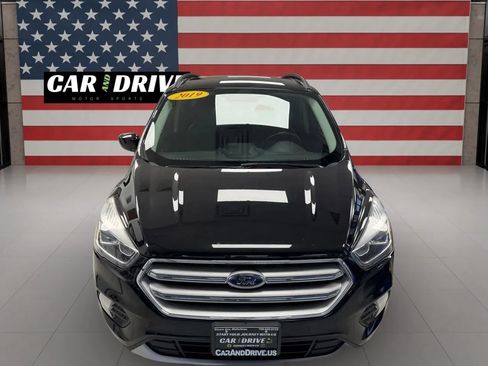 Used 2019 Ford Escape SEL image 2
