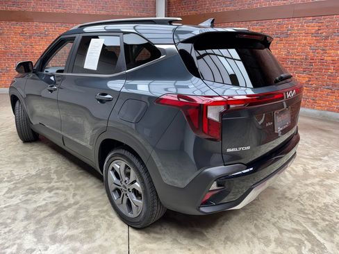 Used 2024 Kia Seltos S AWD/4WD image 2