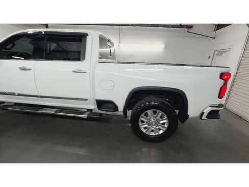 Certified 2024 Chevrolet Silverado 2500 High Country w/ High Country Premium Package AWD/4WD image 6