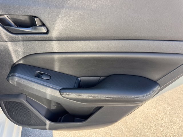 Used 2025 Nissan Altima 2.5 SV FWD image 9