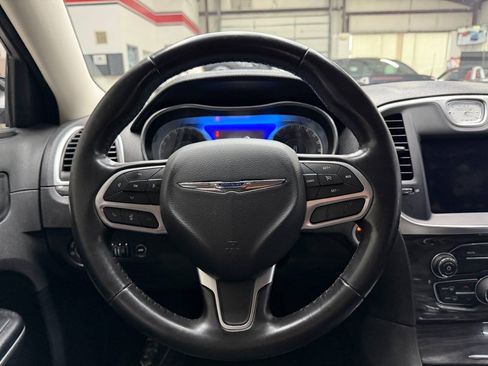Used 2020 Chrysler 300 Touring w/ Sport Appearance Package AWD/4WD image 22