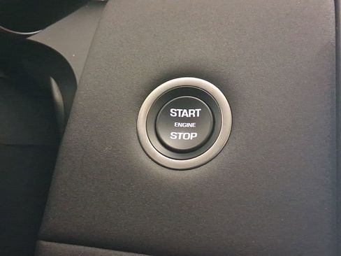 Used 2025 Land Rover Discovery Sport S image 22