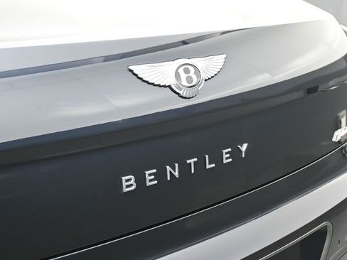 Used 2025 Bentley Flying Spur Plug-In Hybrid image 14