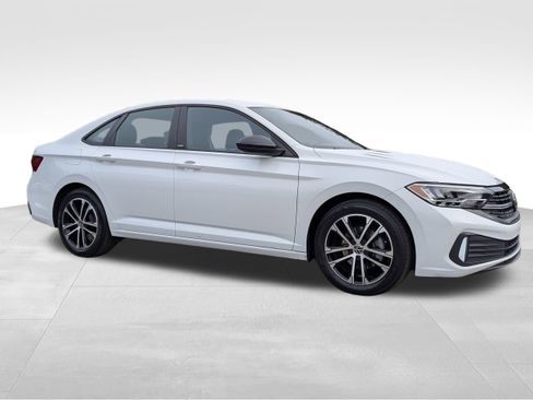 Used 2024 Volkswagen Jetta Sport image 1