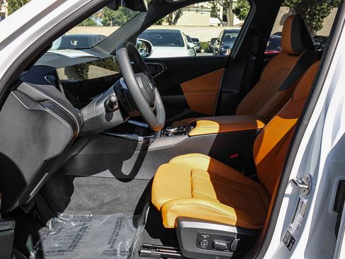 Certified 2025 BMW X3 xDrive30i w/ Convenience Package image 17