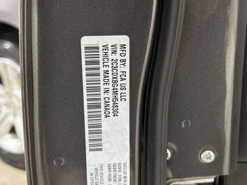 Used 2021 Dodge Charger SXT w/ Leather Interior Group RWD image 28