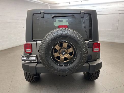 Used 2016 Jeep Wrangler Unlimited Rubicon w/ Max Tow Package AWD/4WD image 6