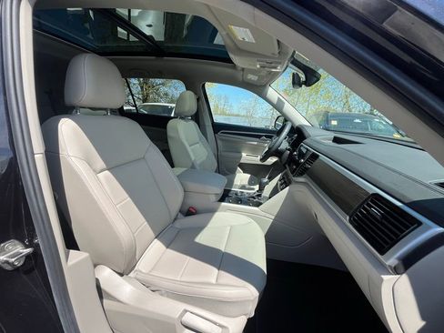 Certified 2023 Volkswagen Atlas SE w/ Panoramic Sunroof Package AWD/4WD image 13
