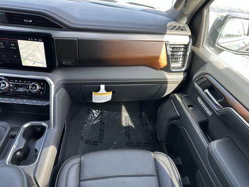 New 2025 GMC Sierra 1500 Denali w/ Denali Reserve Package image 16