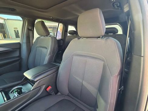 Used 2025 Jeep Grand Cherokee Laredo X w/ Luxury Tech Group I AWD/4WD image 21