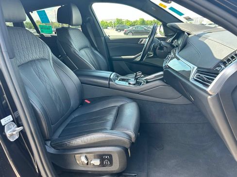 Used 2022 BMW X6 M50i w/ Premium Enhanced Package AWD/4WD image 11