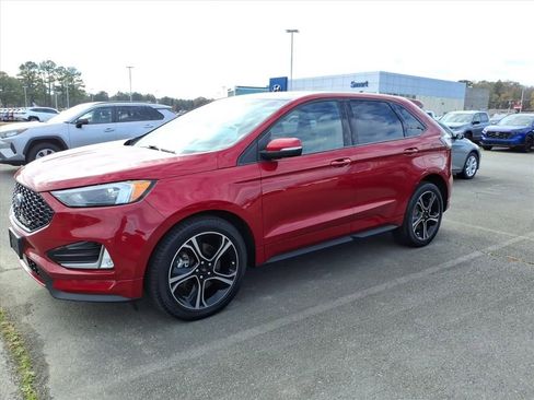 Used 2020 Ford Edge ST w/ Cold Weather Package image 3