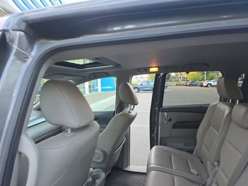Used 2017 Honda Odyssey EX-L image 9
