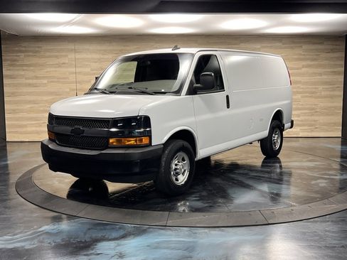 Used 2021 Chevrolet Express 2500 w/ Driver Convenience Package image 5