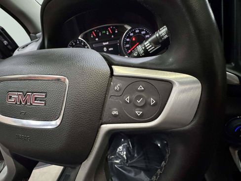 Used 2024 GMC Terrain SLT AWD/4WD image 17