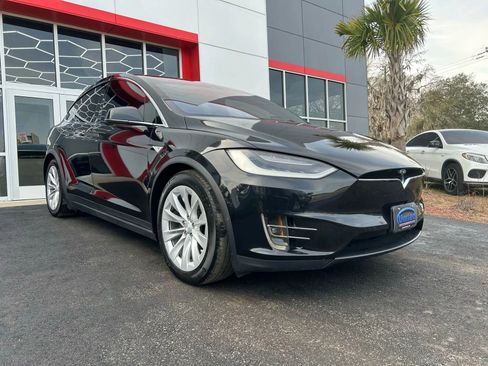 Used 2016 Tesla Model X 90D image 3