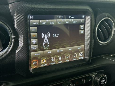 Used 2020 Jeep Gladiator Overland image 17