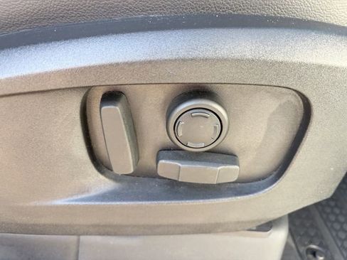 Used 2023 Land Rover Defender 110 SE image 20