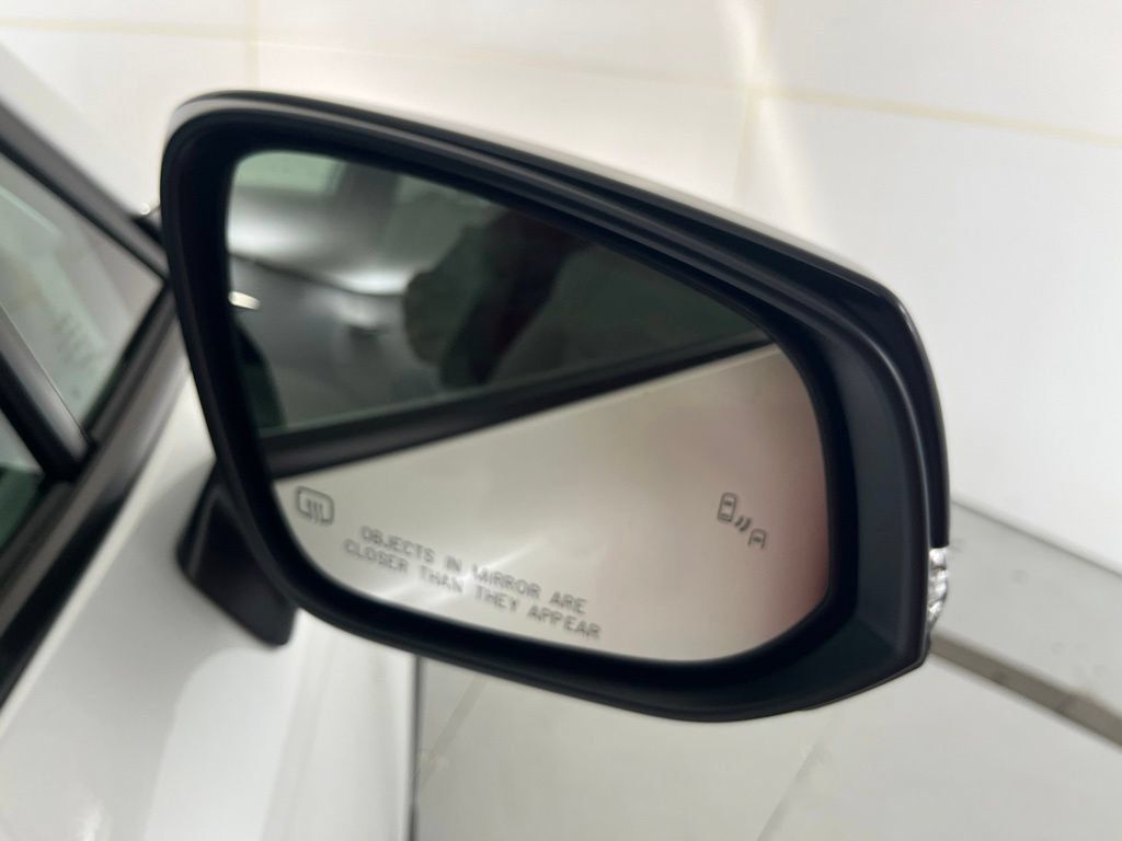 Used 2026 Toyota Corolla Cross LE AWD/4WD image 46
