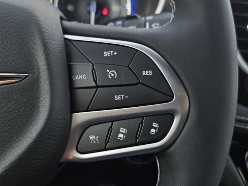 New 2026 Chrysler Pacifica Select image 18