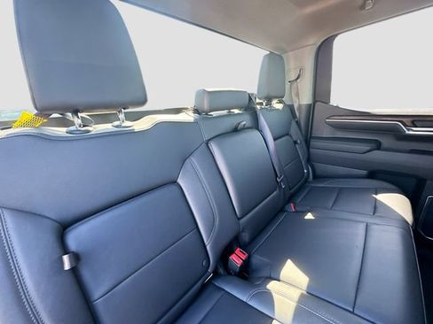 Used 2025 GMC Sierra 1500 SLT AWD/4WD image 27