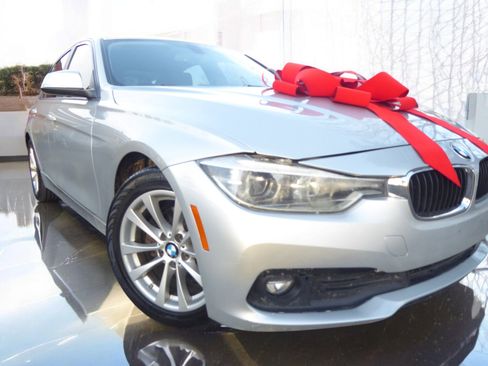 Used 2018 BMW 320i xDrive Sedan image 1