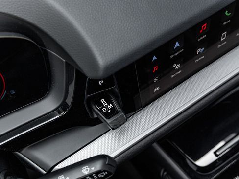 Certified 2025 Porsche Cayenne image 20