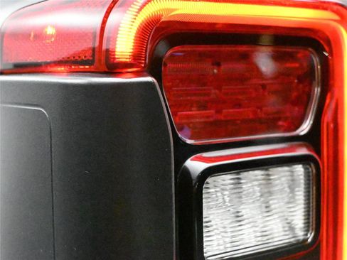 Used 2022 Jeep Gladiator Rubicon w/ Cold Weather Group image 29