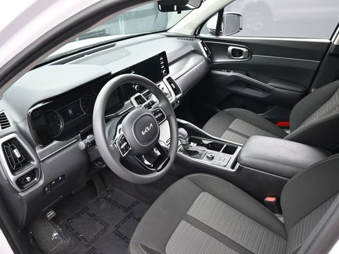 Used 2023 Kia Sorento LX image 24
