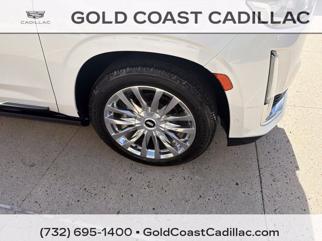 Used 2021 Cadillac Escalade Premium Luxury w/ Driver Assist Tech Package AWD/4WD image 6